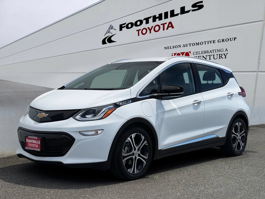 Used 2018 Chevrolet Bolt Premier w/ Driver Confidence II Package FWD image 3