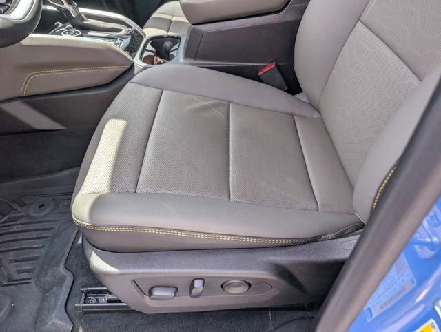 Used 2025 Chevrolet Colorado ZR2 w/ Technology Package AWD/4WD image 25