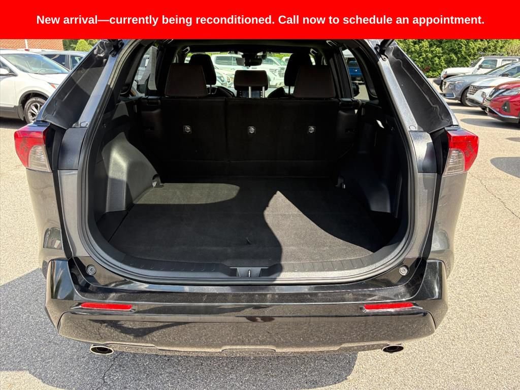Used 2021 Toyota RAV4 SE w/ Weather & Moonroof Package AWD/4WD image 29