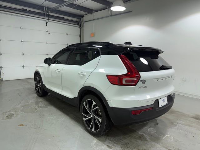 Used 2021 Volvo XC40 T5 R-Design w/ Protection Package AWD/4WD image 5