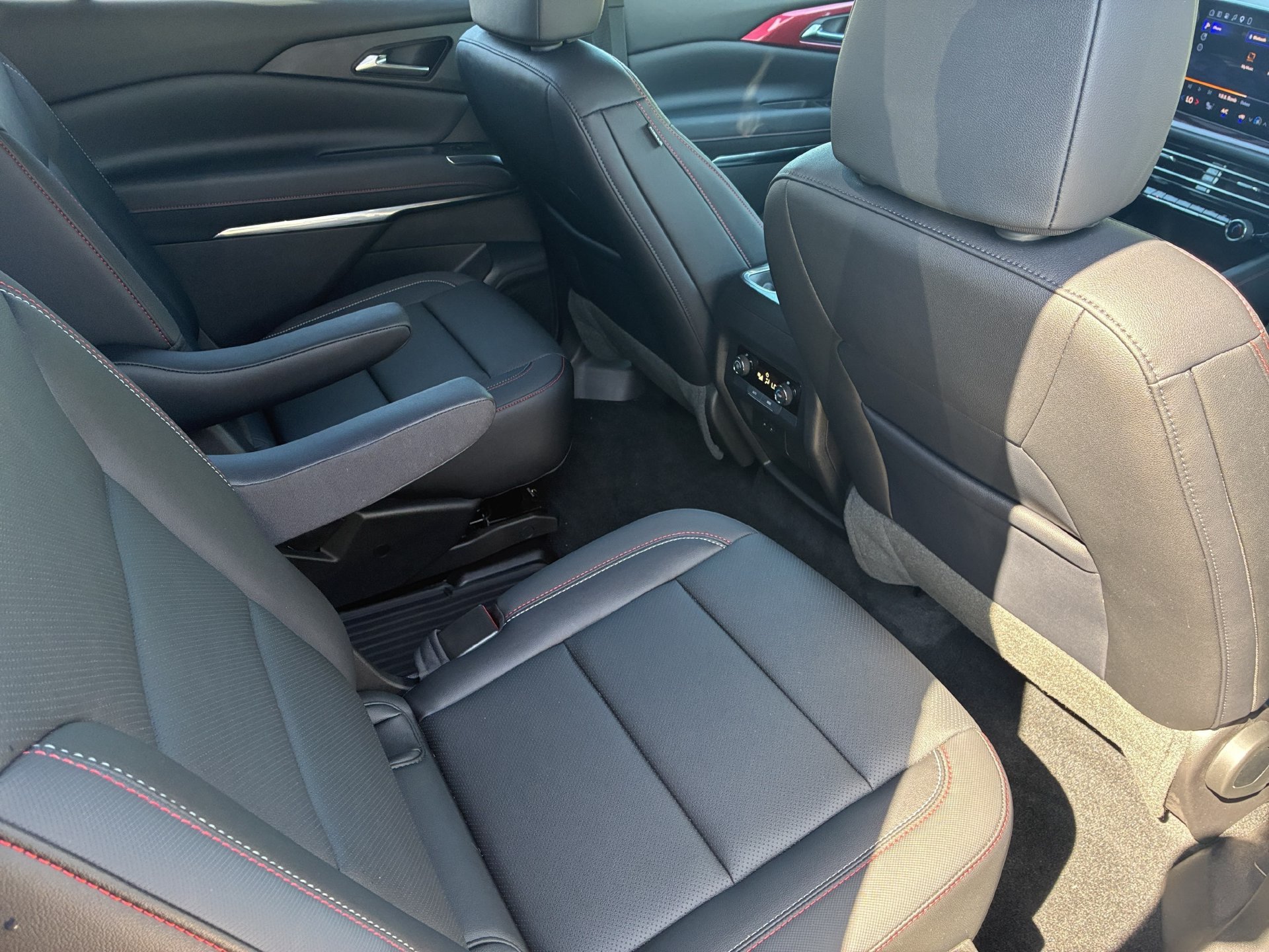 Used 2026 Chevrolet Traverse Z71 AWD/4WD image 11