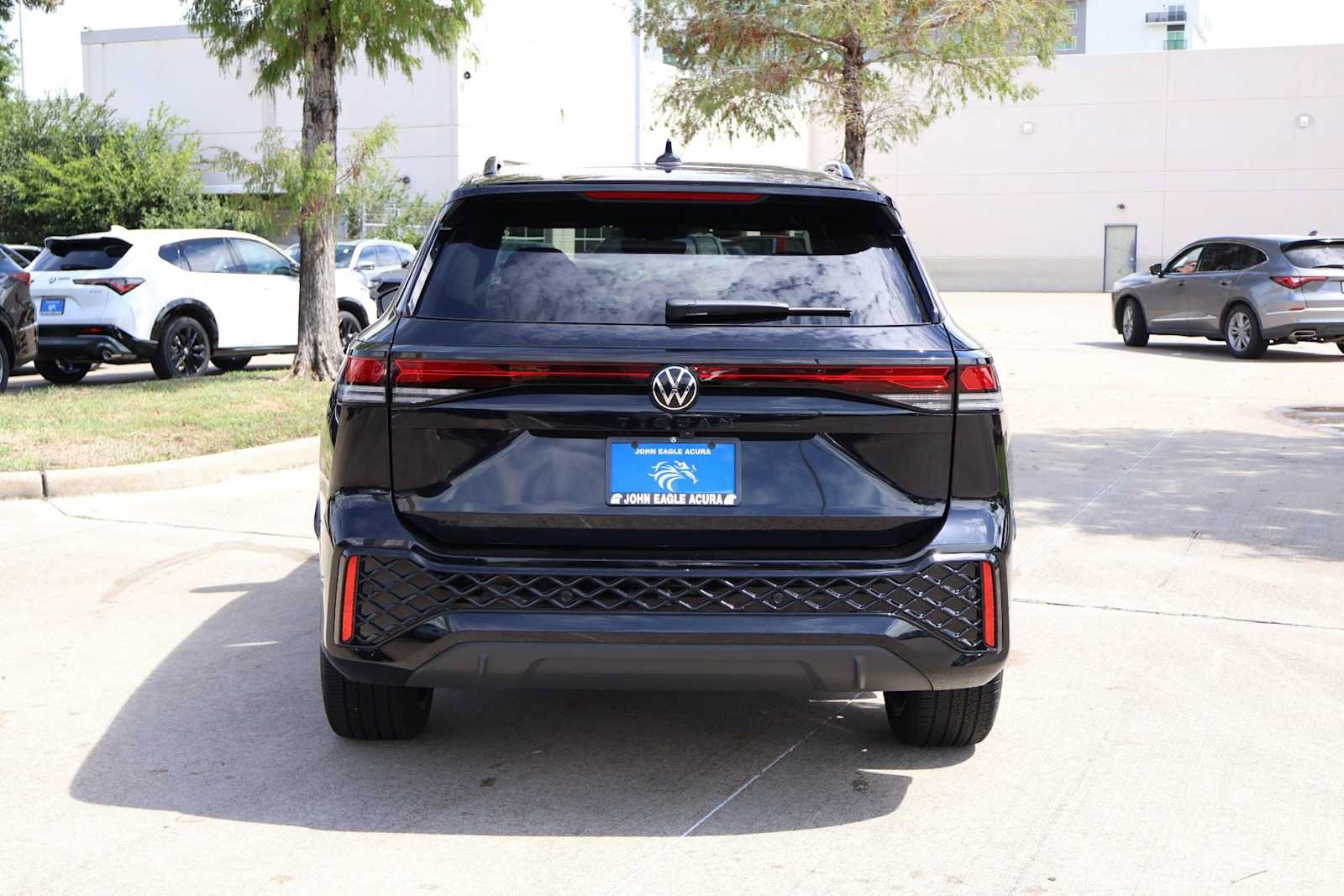 Used 2026 Volkswagen Tiguan SE R-Line FWD image 5