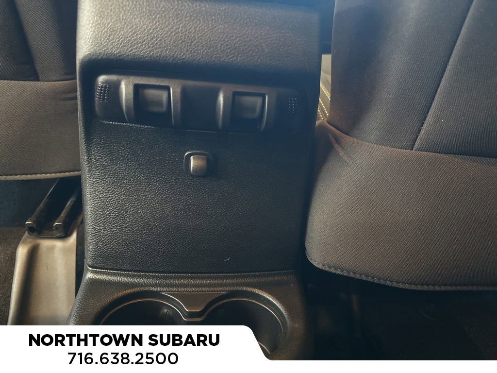 Used 2016 Jeep Wrangler Unlimited Sahara w/ Connectivity Group AWD/4WD image 17