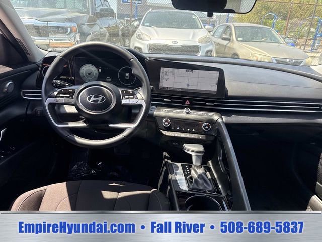 Used 2024 Hyundai Elantra SEL w/ Convenience Package FWD image 12
