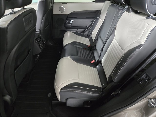 Used 2021 Land Rover Discovery S R-Dynamic image 15