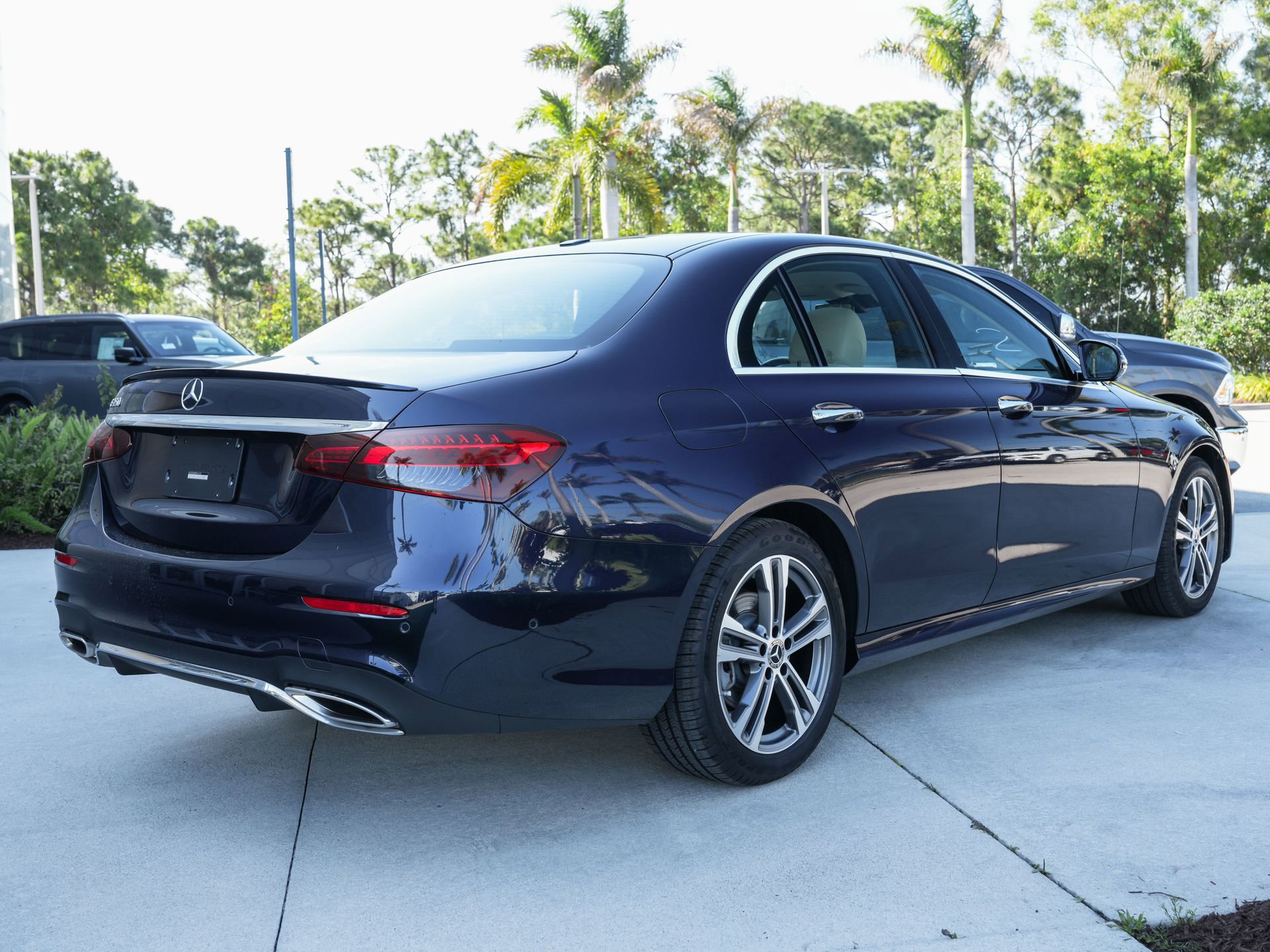 Used 2023 Mercedes-Benz E 350 Sedan image 9
