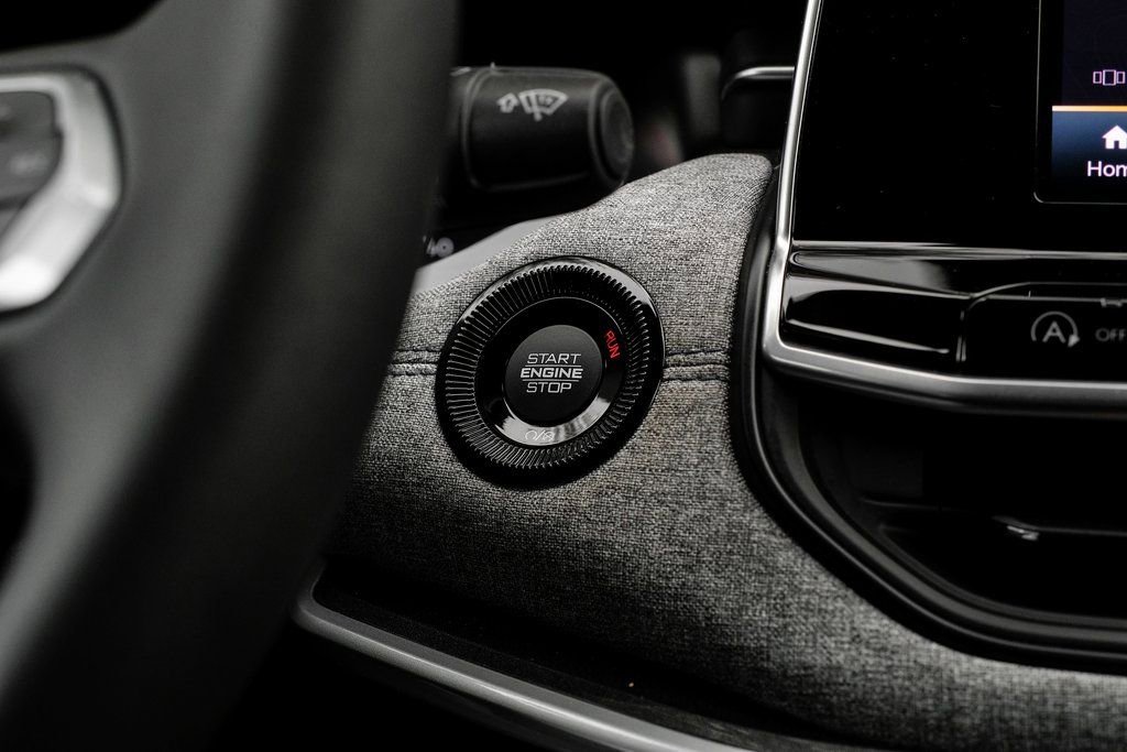 Used 2022 Jeep Compass Latitude image 29