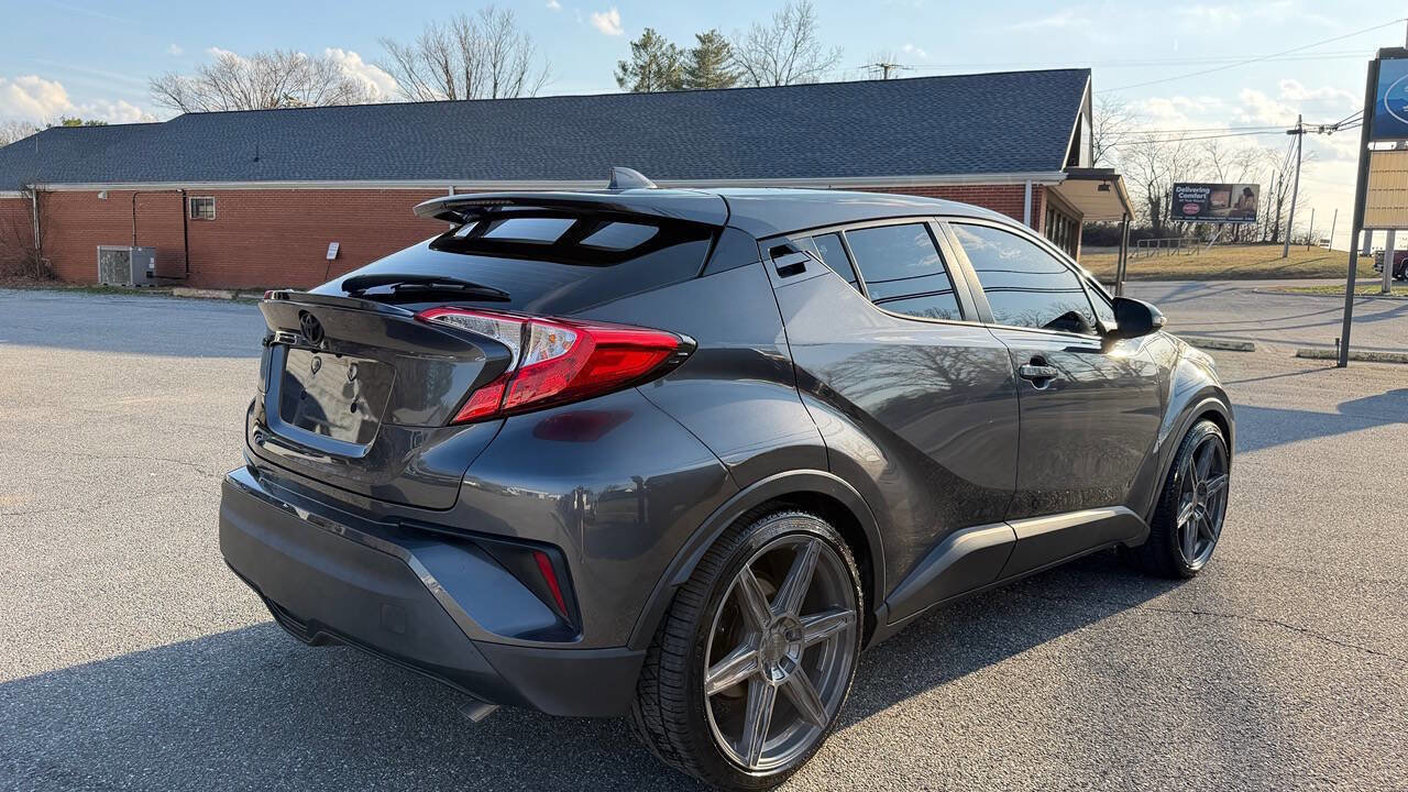 Used 2020 Toyota C-HR XLE image 7