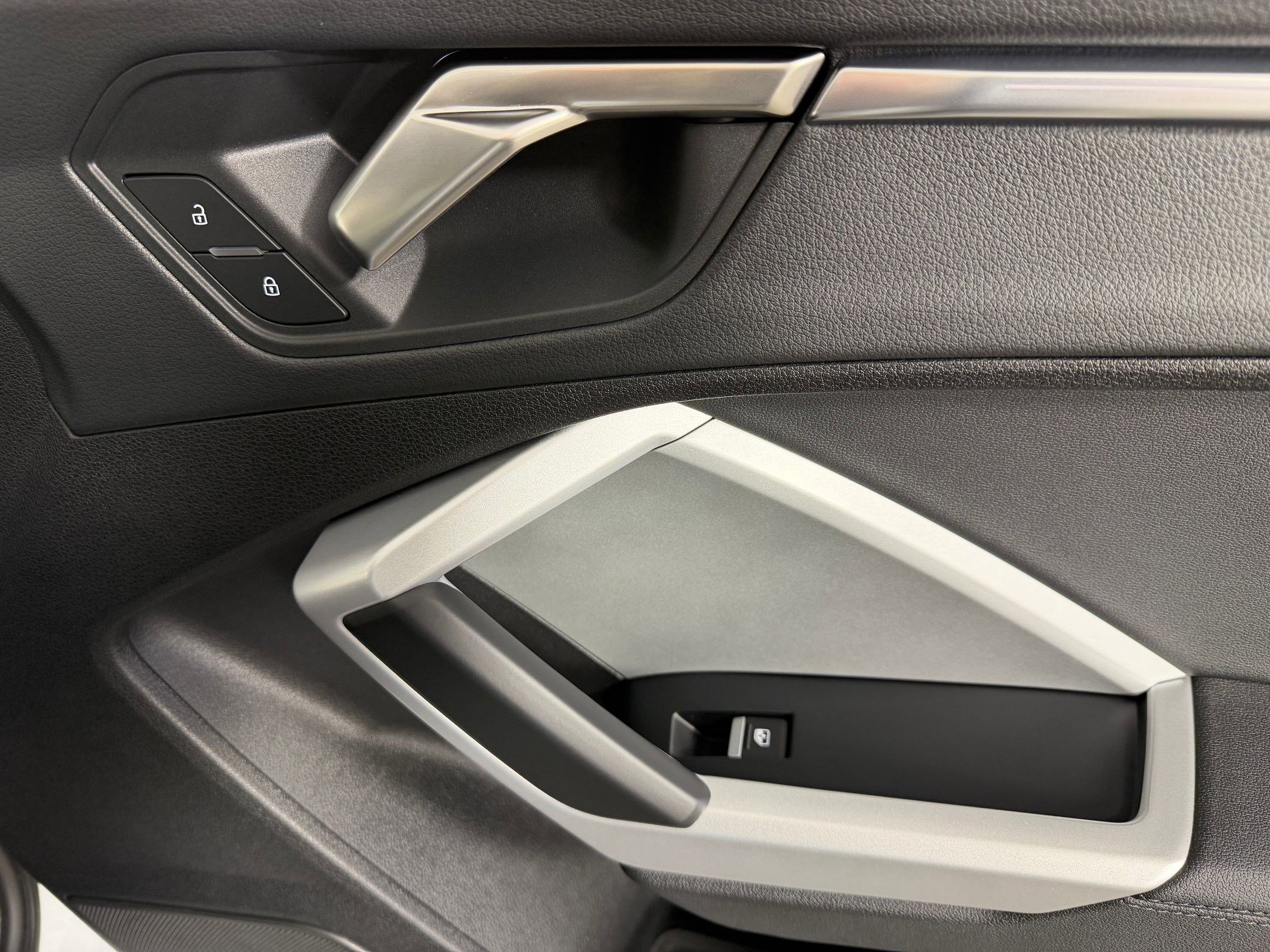 Certified 2025 Audi Q3 2.0T Premium Plus w/ Premium Plus Package image 11