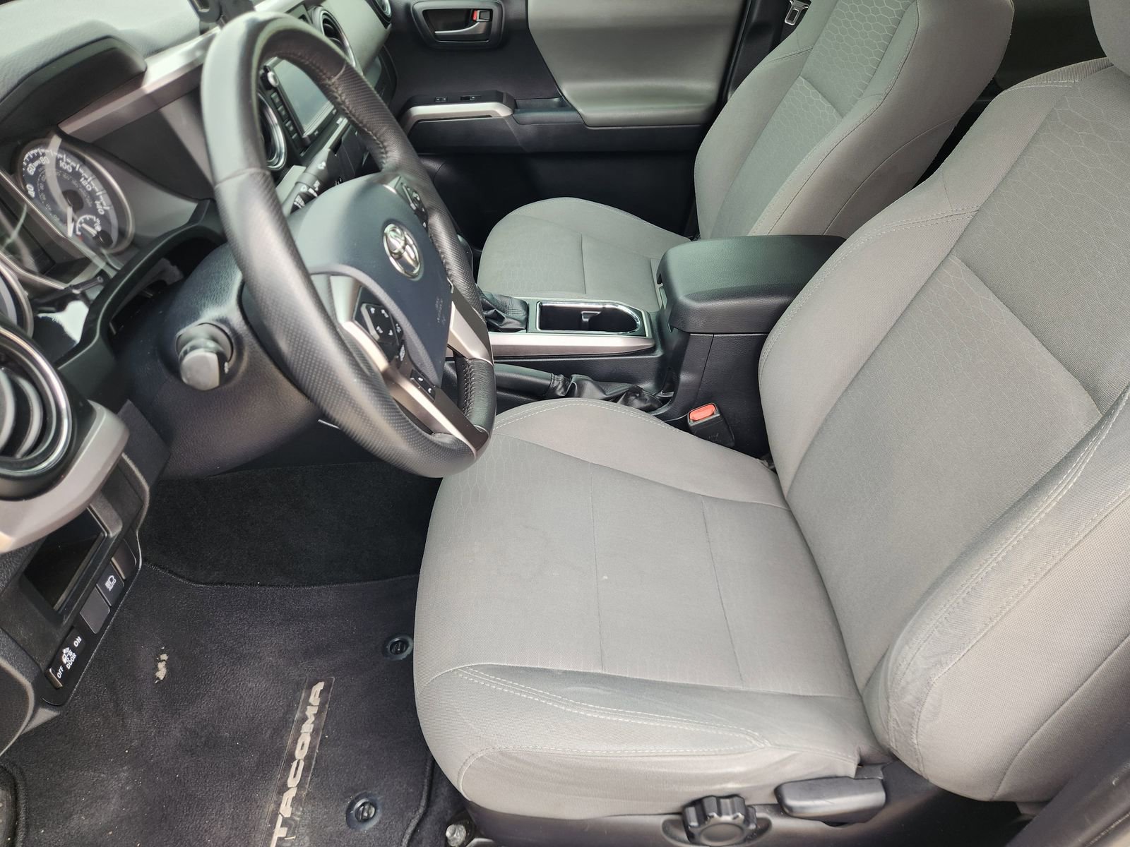 Used 2018 Toyota Tacoma SR5 image 16