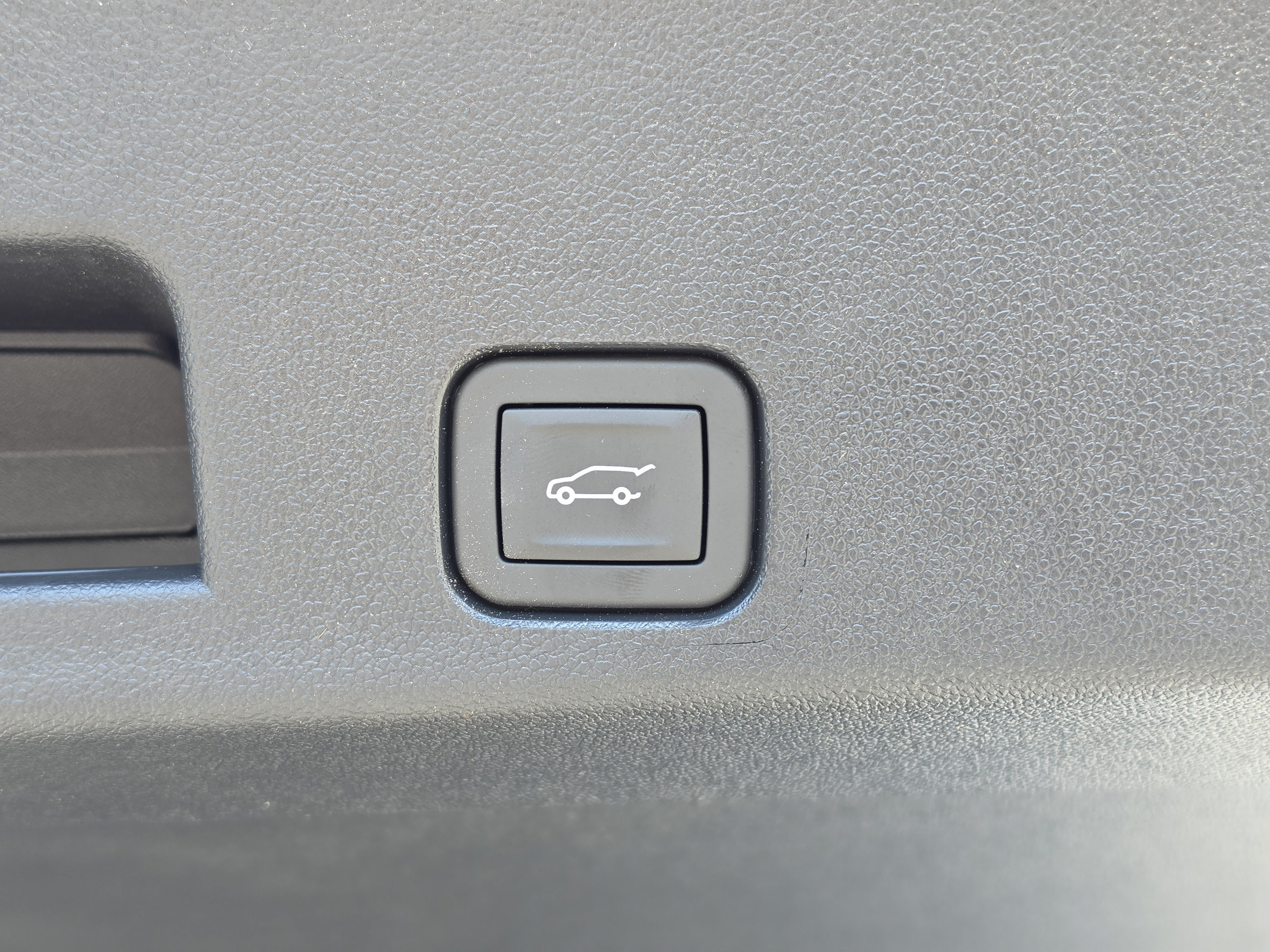 New 2027 Chevrolet Traverse LT w/ Driver Confidence Package FWD image 16