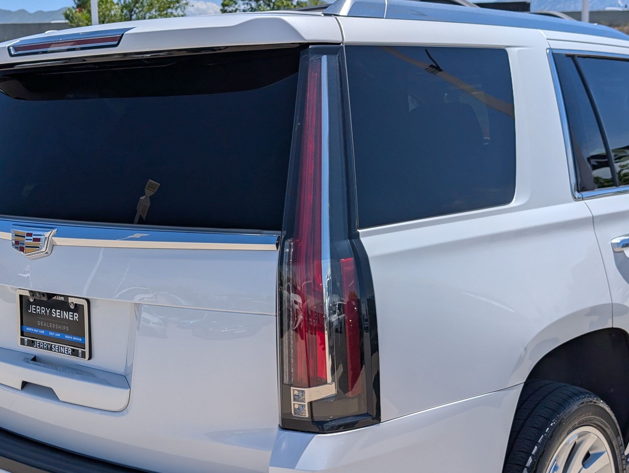 Certified 2020 Cadillac Escalade Platinum AWD/4WD image 12