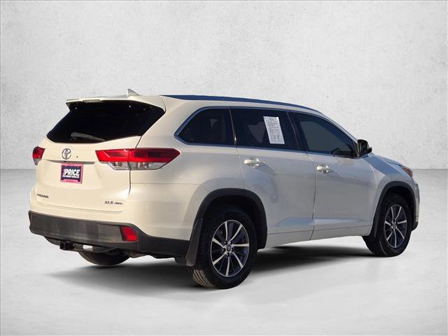 Used 2017 Toyota Highlander XLE image 5