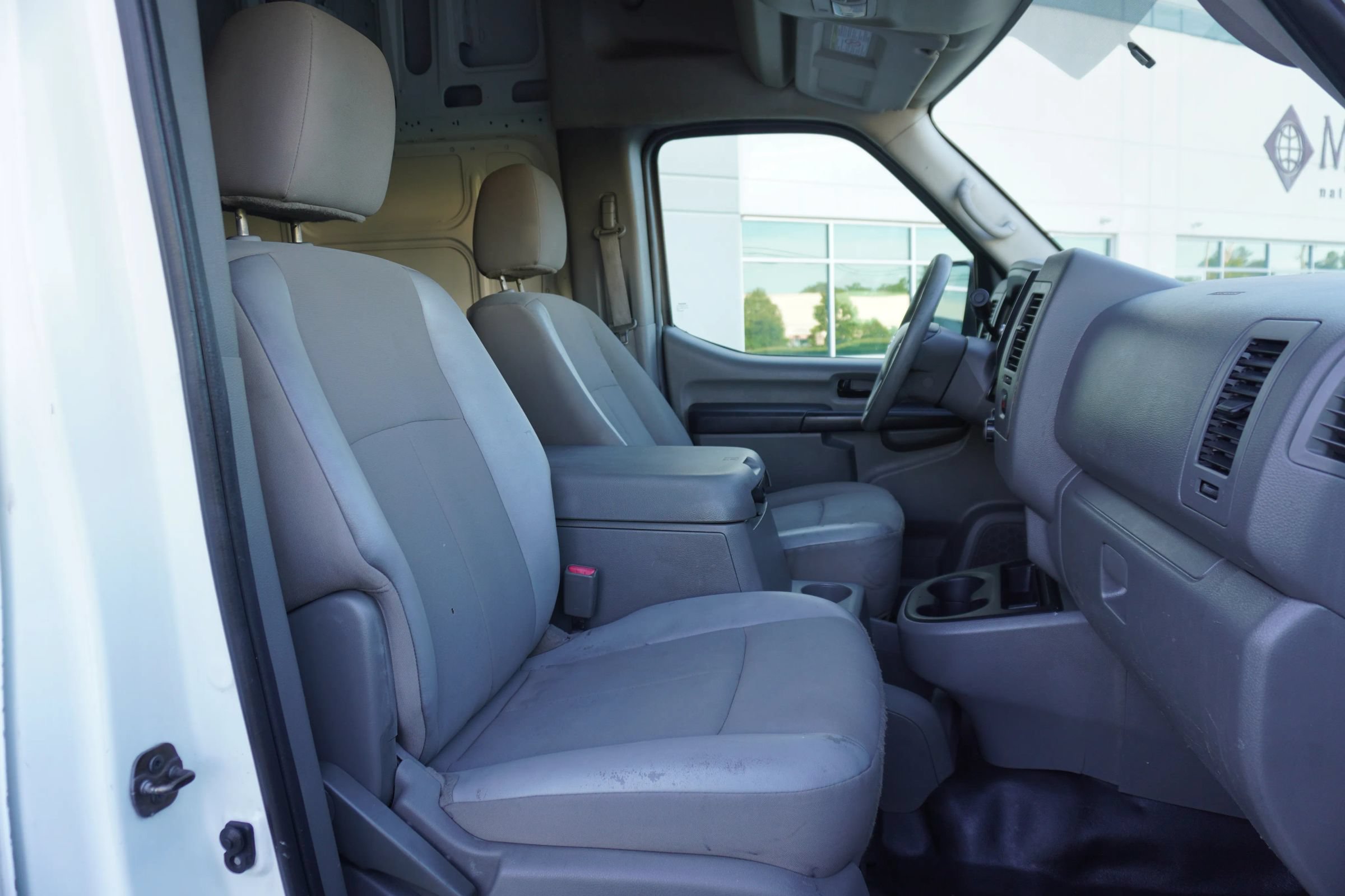 Used 2016 Nissan NV 2500 SV RWD image 11