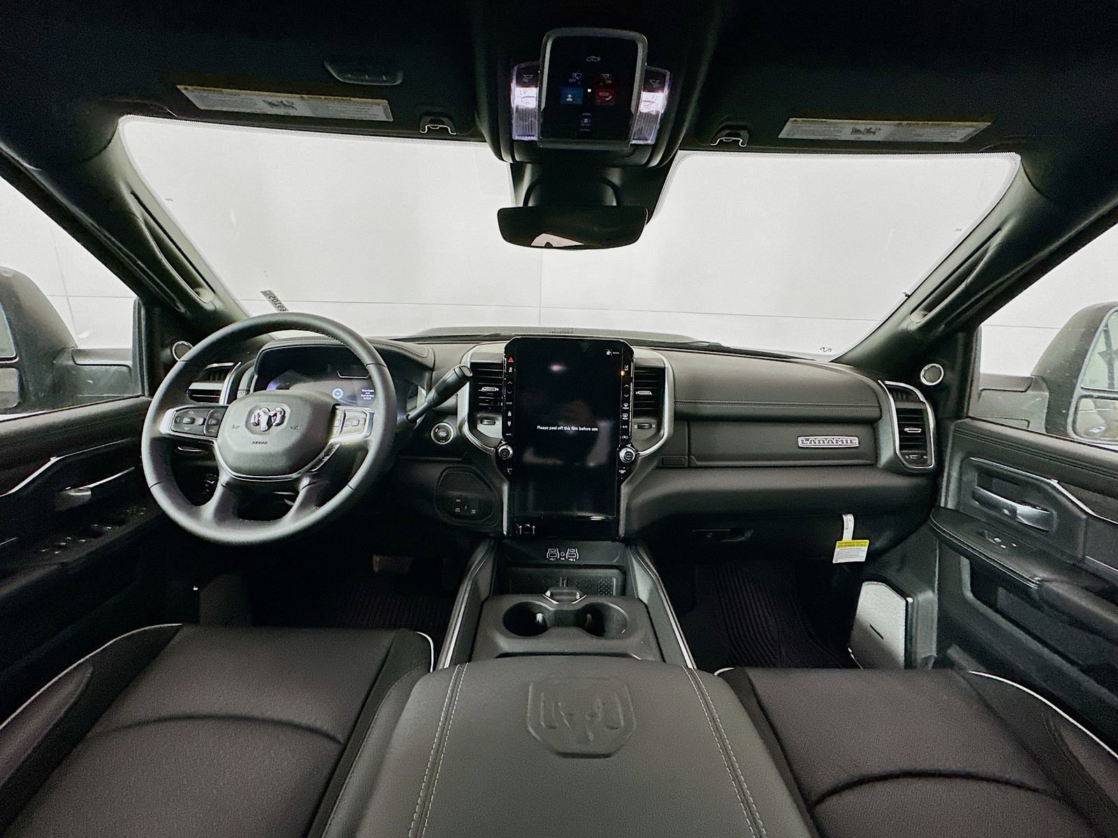 New 2026 RAM 2500 Laramie AWD/4WD image 17