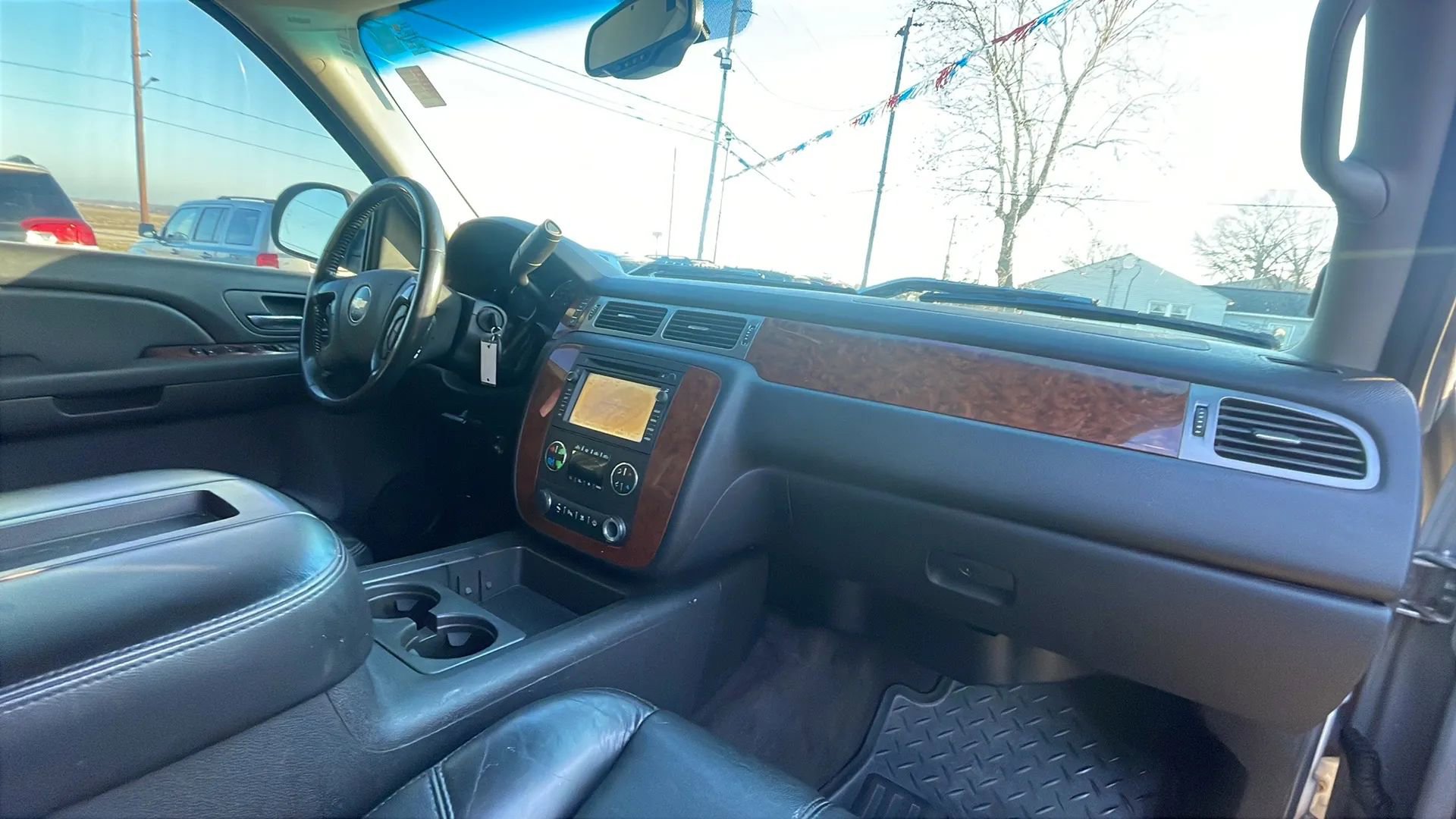 Used 2007 Chevrolet Silverado 1500 LTZ w/ Safety Package AWD/4WD image 23