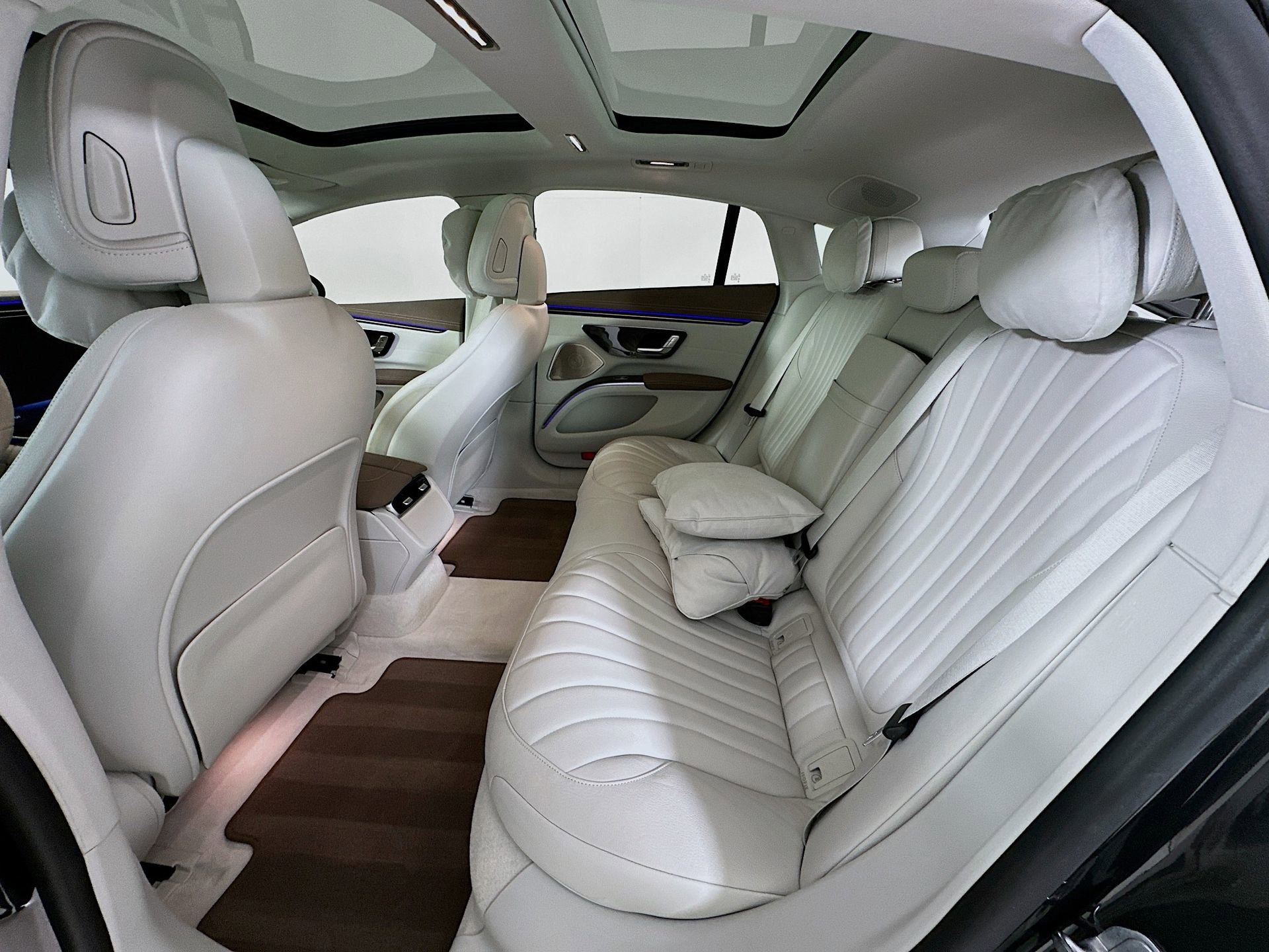 Certified 2022 Mercedes-Benz EQS 580 4MATIC Sedan image 27