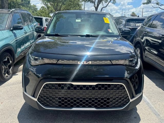 Certified 2025 Kia Soul LX w/ LX Technology Package FWD image 9