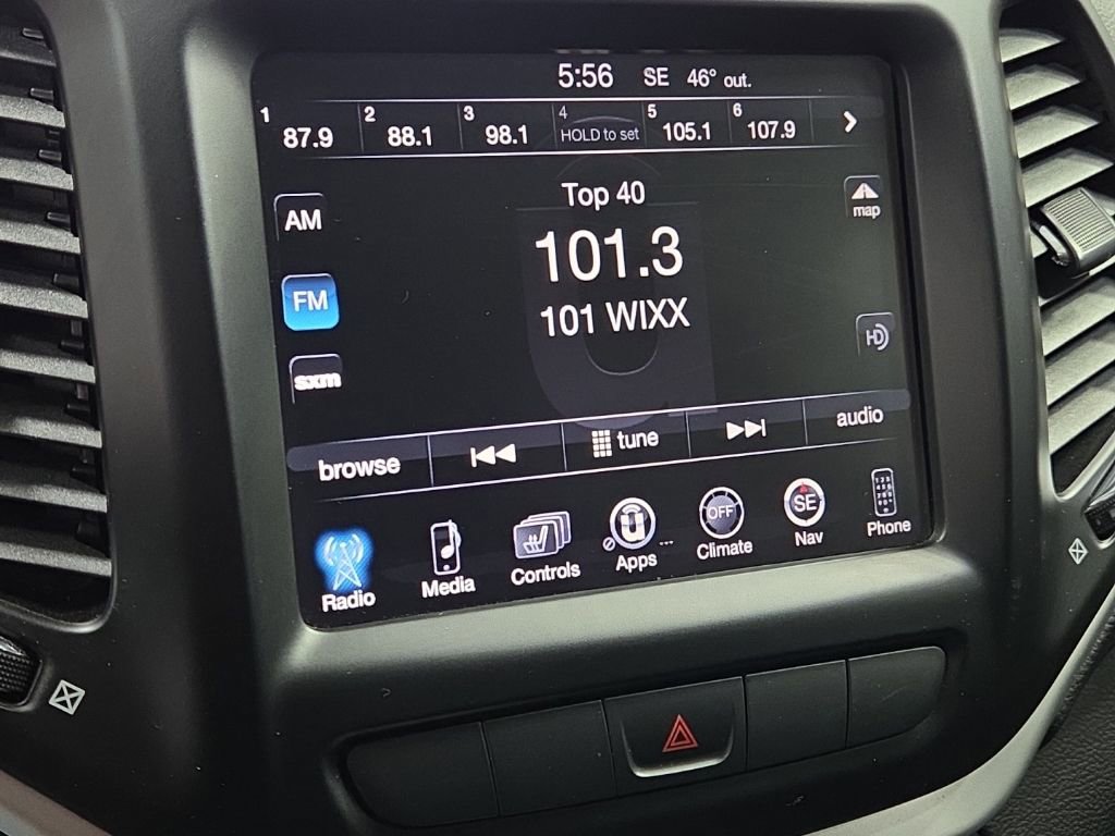 Used 2015 Jeep Cherokee Trailhawk w/ Leather Interior Group image 18