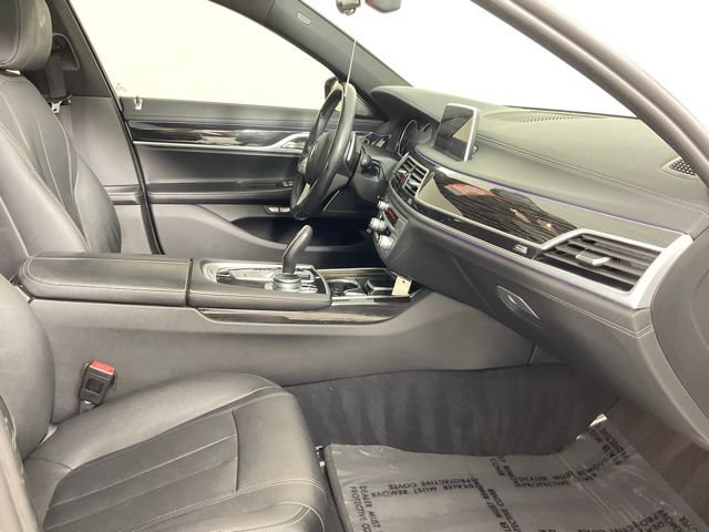 Used 2017 BMW 740i RWD image 16