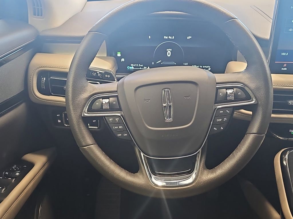 Used 2023 Lincoln Nautilus AWD image 19