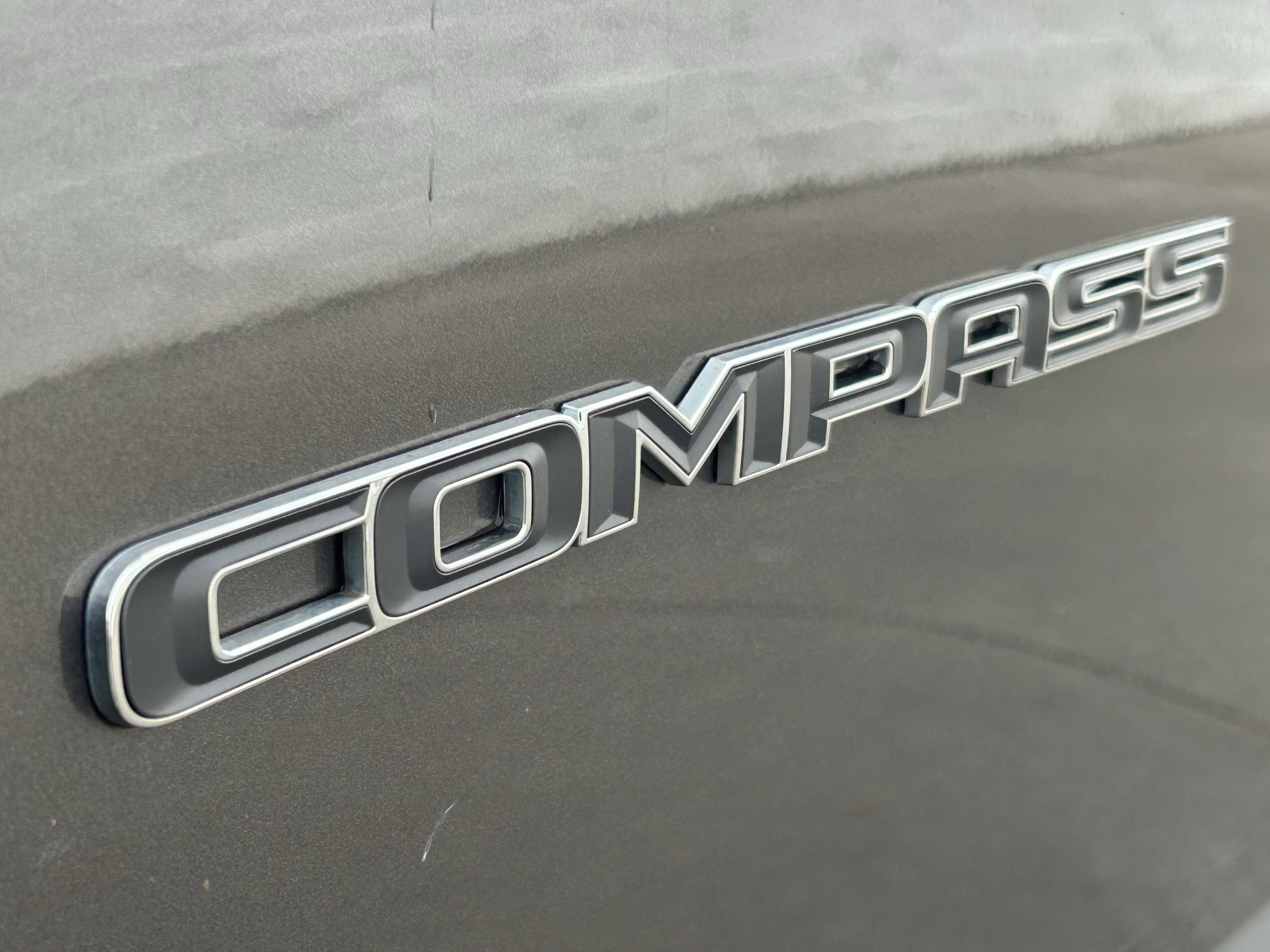 Used 2018 Jeep Compass Limited w/ Navigation Group image 8