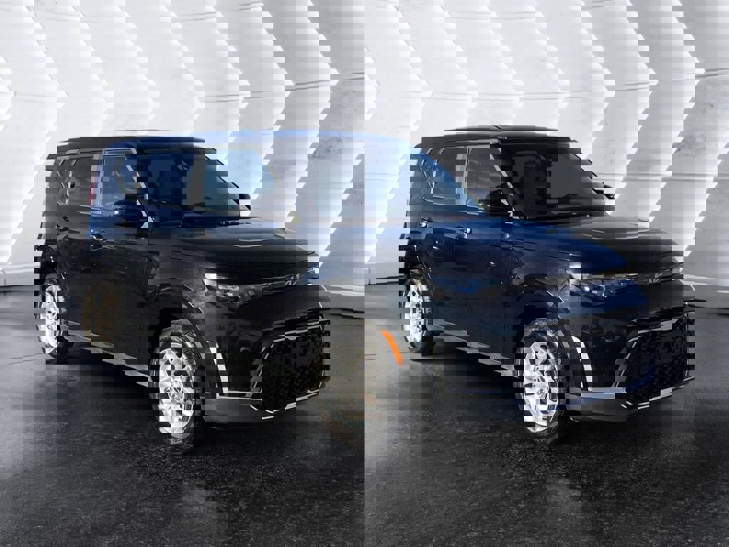 Used 2023 Kia Soul LX w/ Option Group 015