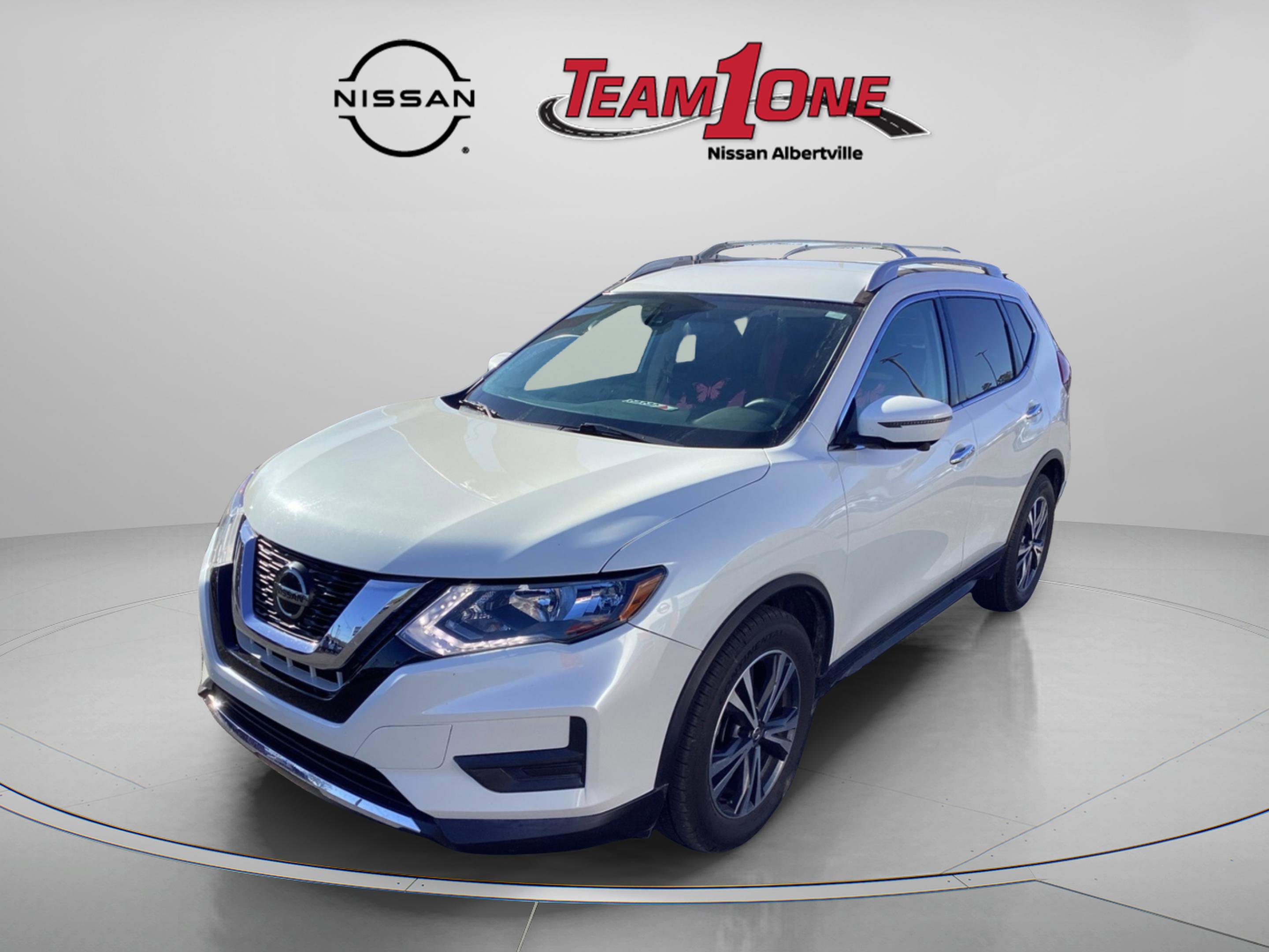 Used 2019 Nissan Rogue SV w/ Premium Package image 4