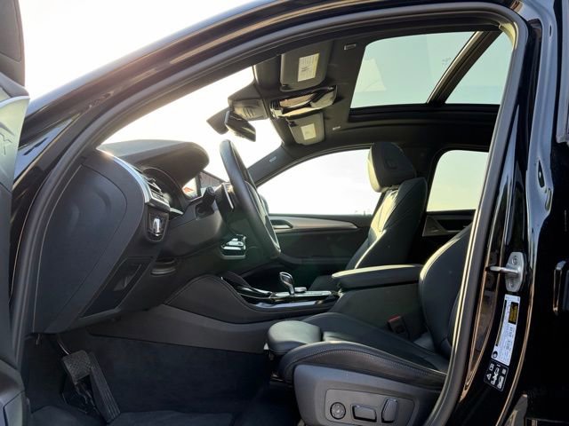 Used 2025 BMW X4 xDrive30i image 12