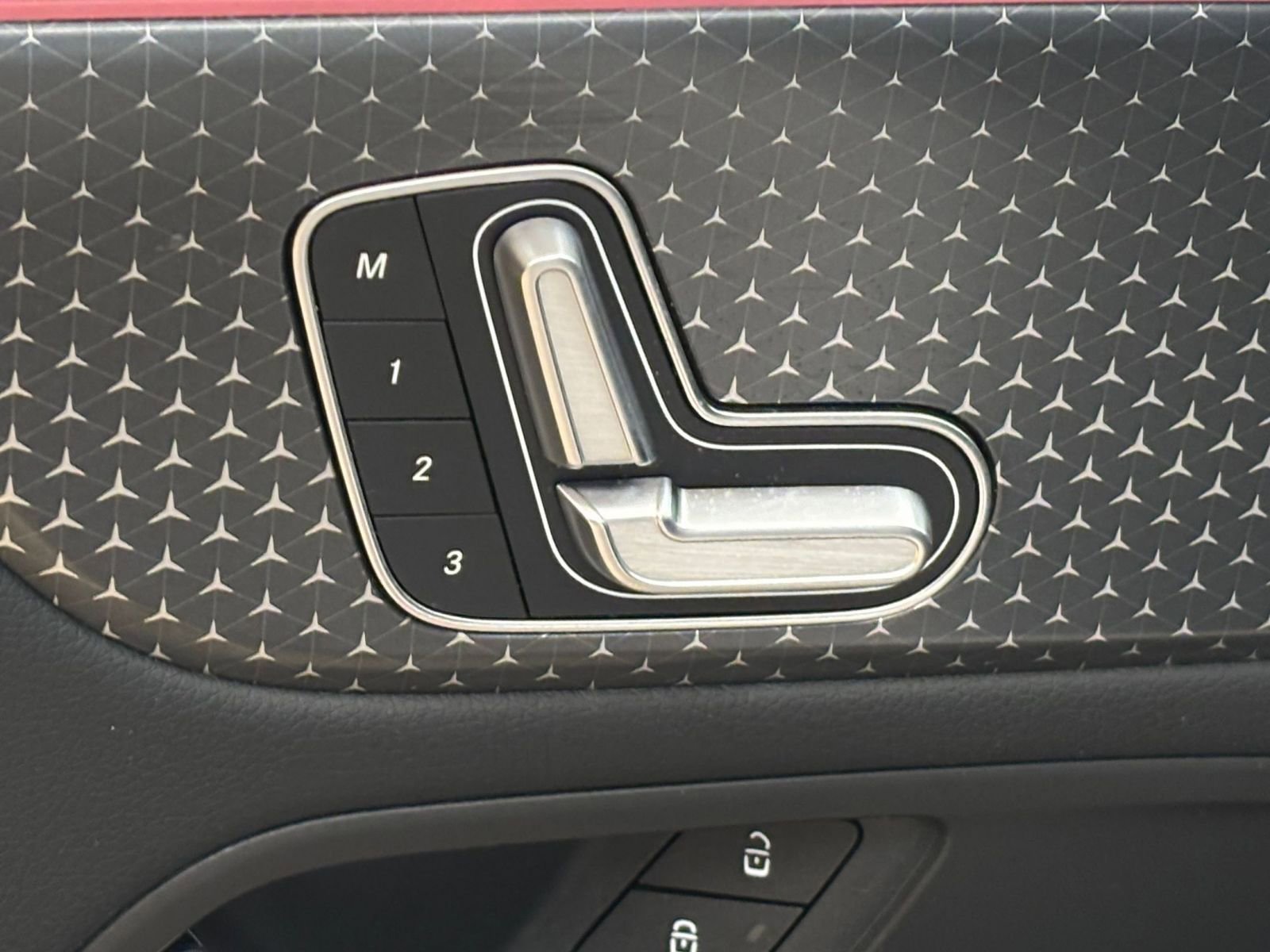 Used 2025 Mercedes-Benz GLA 250 4MATIC image 22