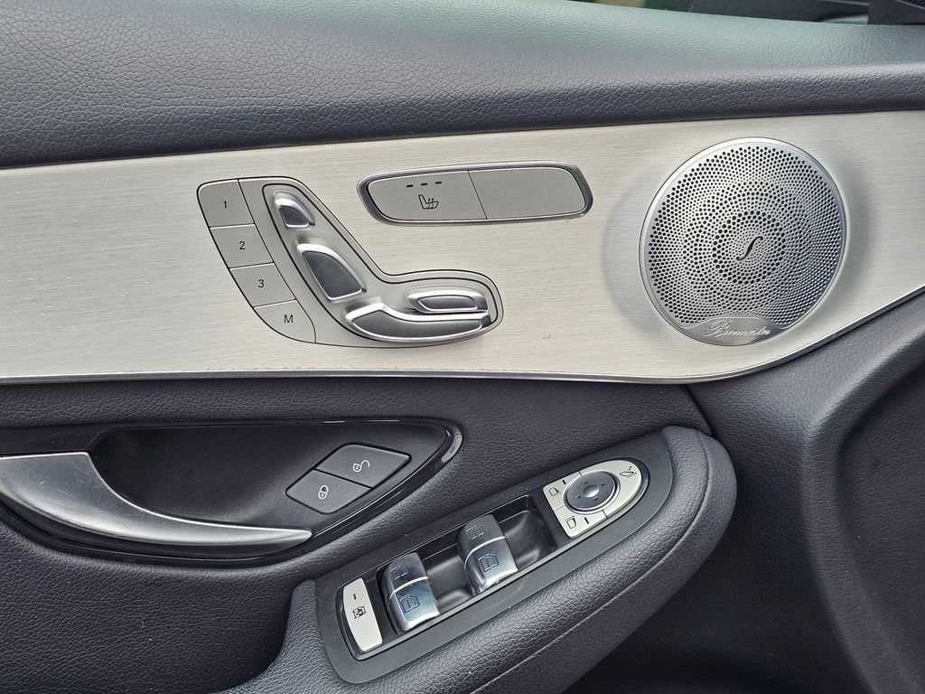 Used 2019 Mercedes-Benz GLC 300 4MATIC image 24