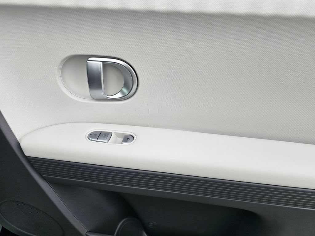 Certified 2024 Hyundai Ioniq 5 SE RWD image 12