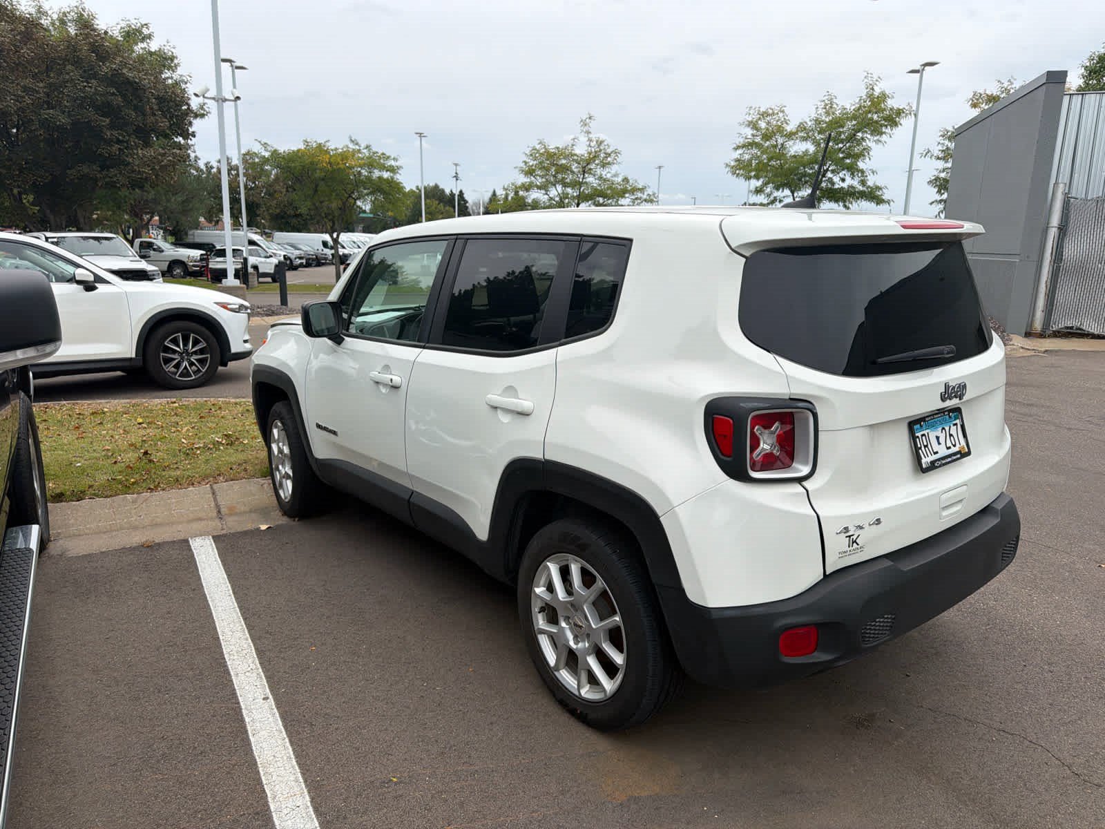 Used 2023 Jeep Renegade Latitude AWD/4WD image 6