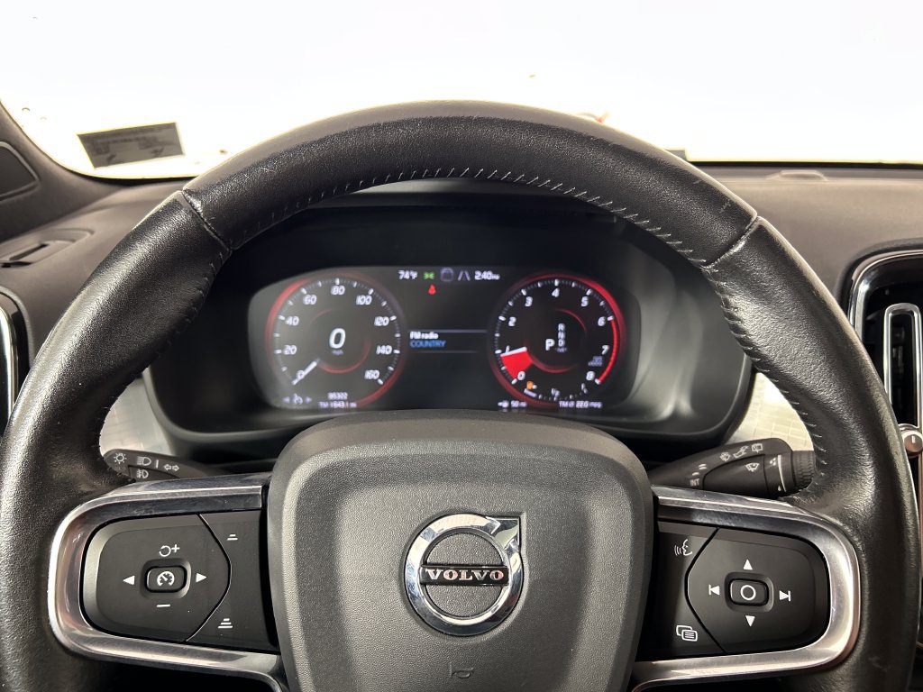 Used 2019 Volvo XC40 T5 Momentum AWD/4WD image 12