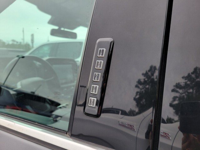 Used 2023 Ford F150 Platinum RWD image 7