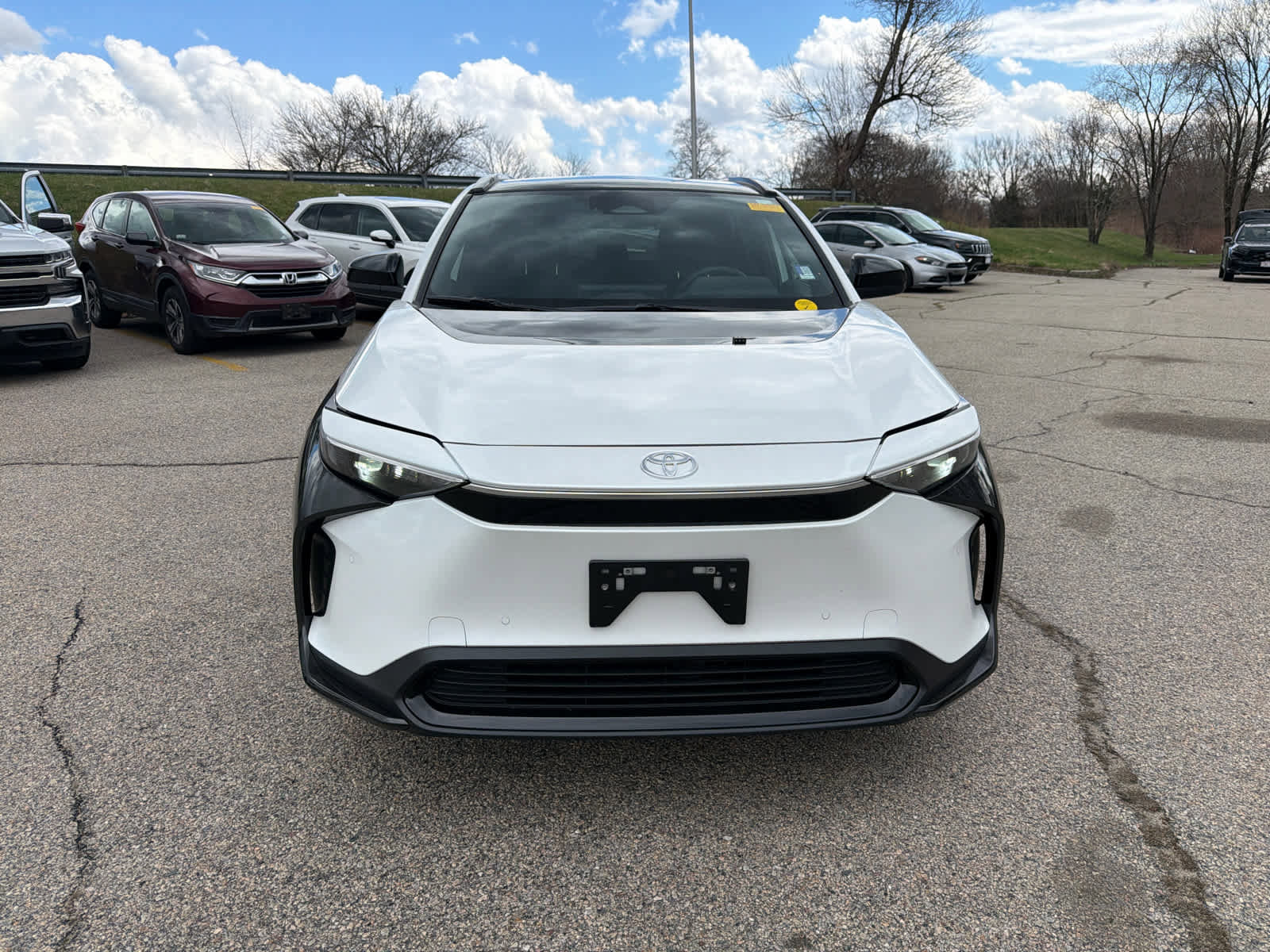 Used 2024 Toyota bZ4X XLE w/ Weather Package image 5