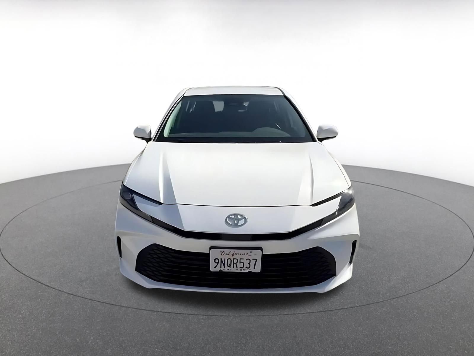 Used 2025 Toyota Camry LE FWD image 4