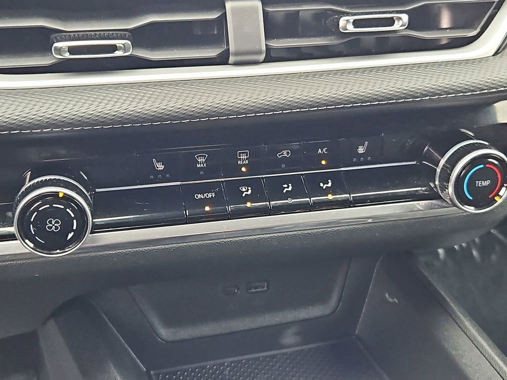 Certified 2025 Chevrolet Equinox LT image 33