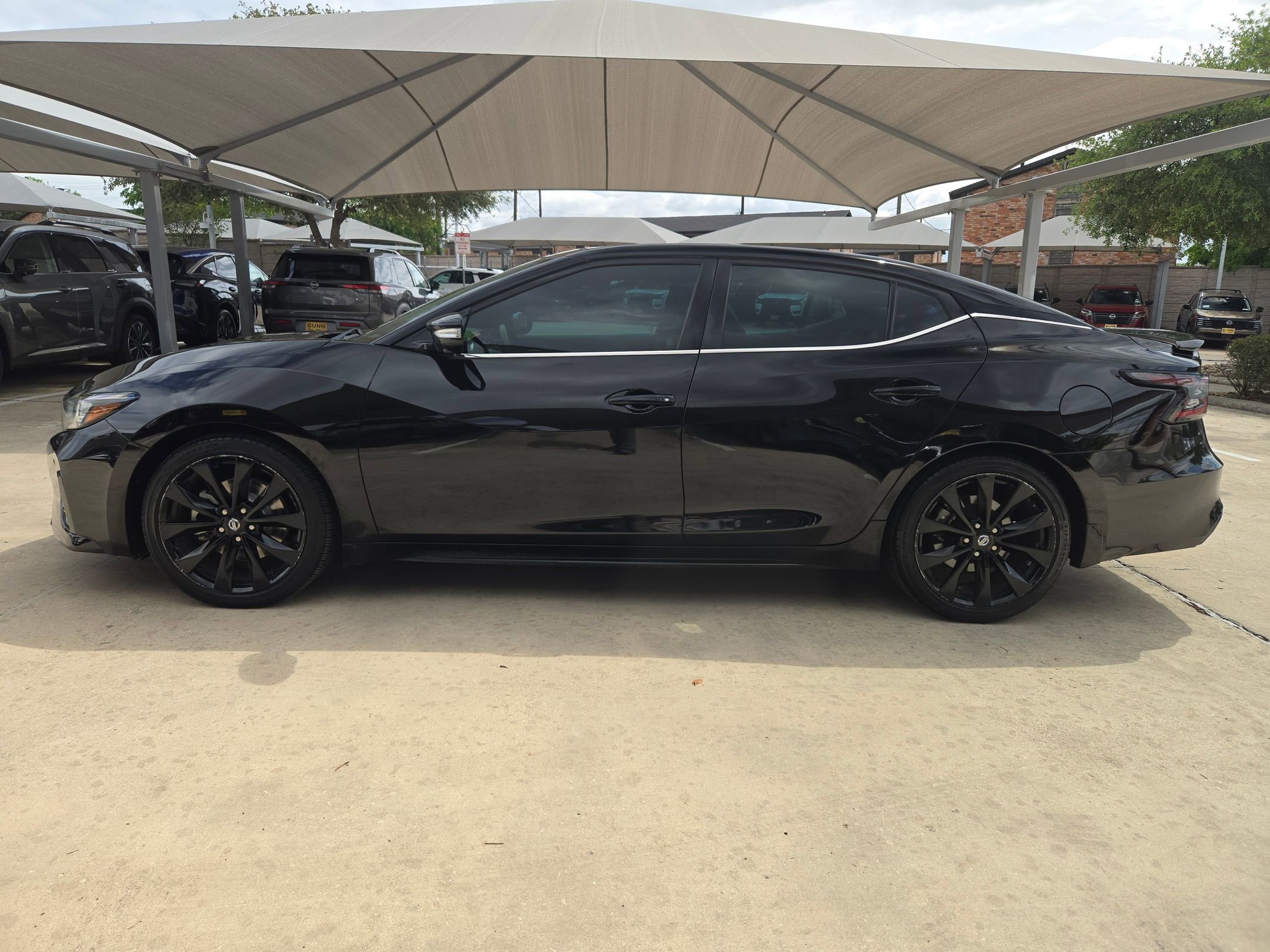 Used 2021 Nissan Maxima SR w/ Sport Mat Group FWD image 6