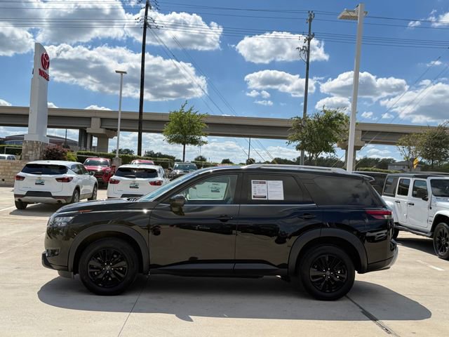 Used 2025 Nissan Pathfinder SL image 7