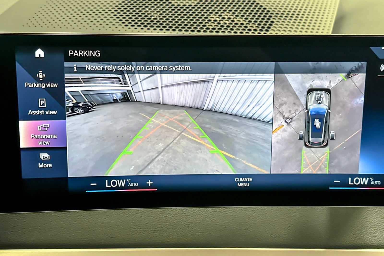 Used 2023 BMW iX xDrive50 w/ Premium Package image 19