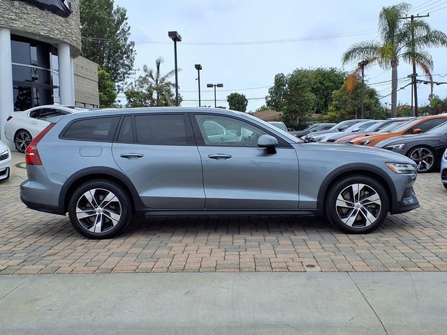 Used 2020 Volvo V60 T5 Cross Country image 5