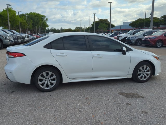 Used 2023 Toyota Corolla LE FWD video 4