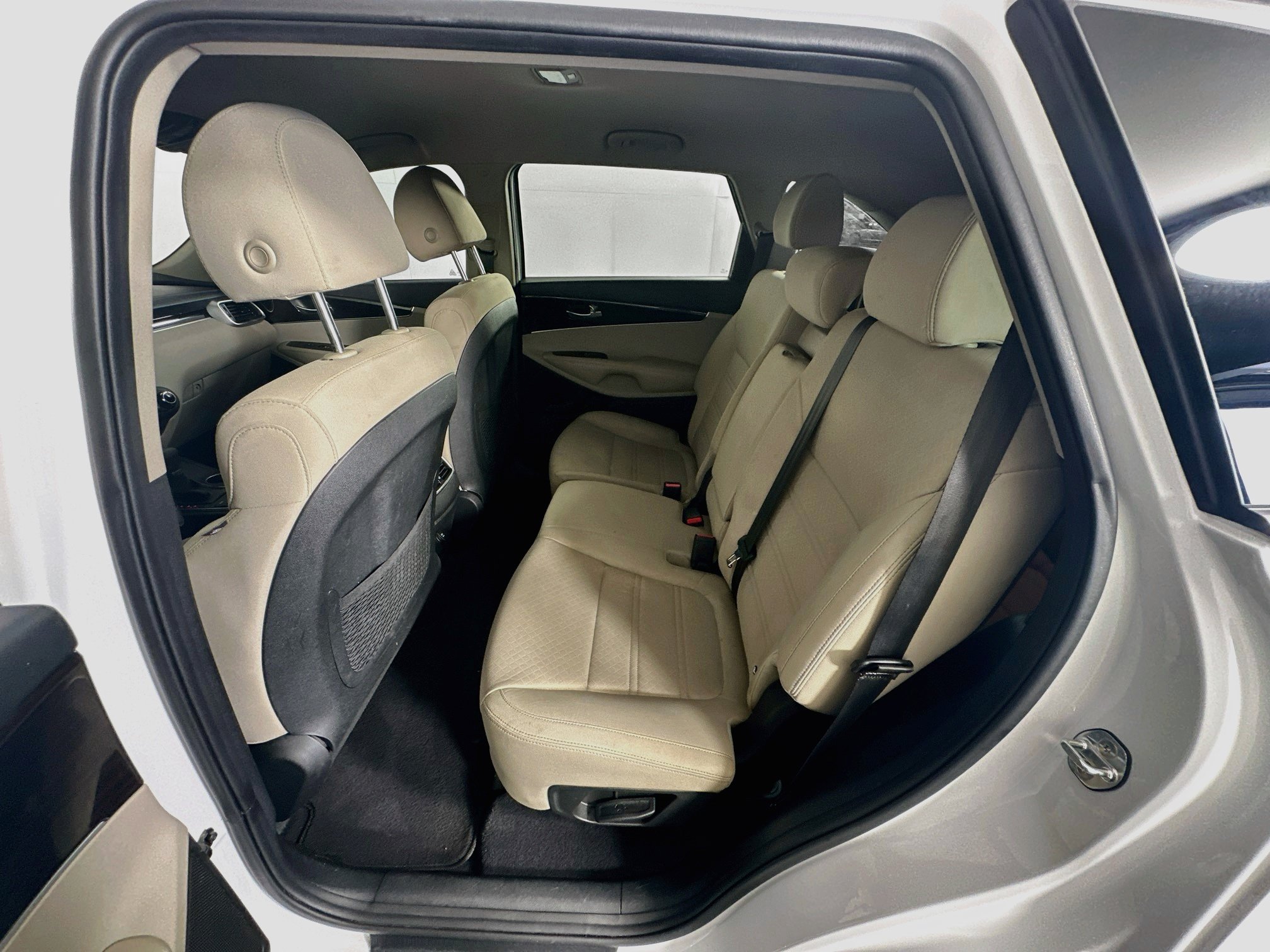 Used 2020 Kia Sorento LX FWD image 26