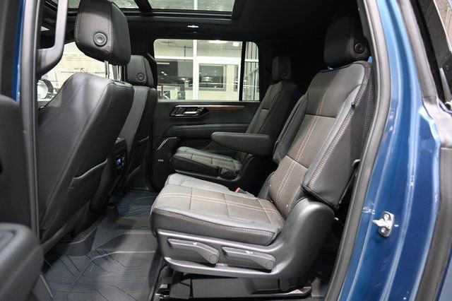 New 2026 Chevrolet Suburban High Country w/ LPO, Chrome Package AWD/4WD image 13