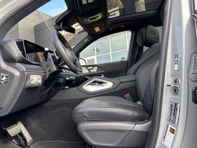 Used 2025 Mercedes-Benz GLS 580 4MATIC image 17