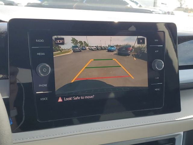 New 2025 Volkswagen Taos SEL image 21