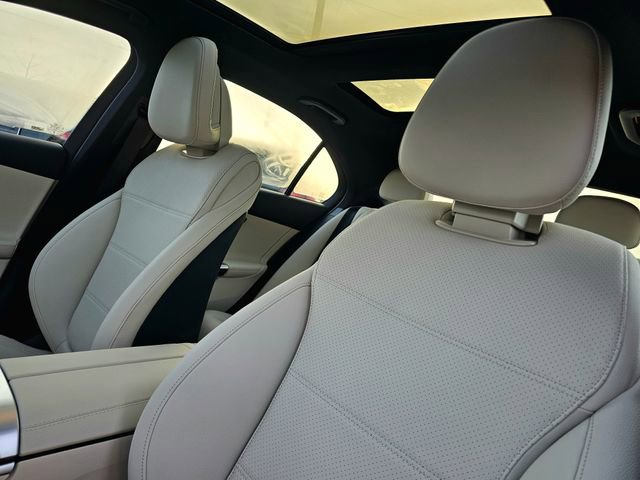 New 2026 Mercedes-Benz C 300 4MATIC Sedan image 18