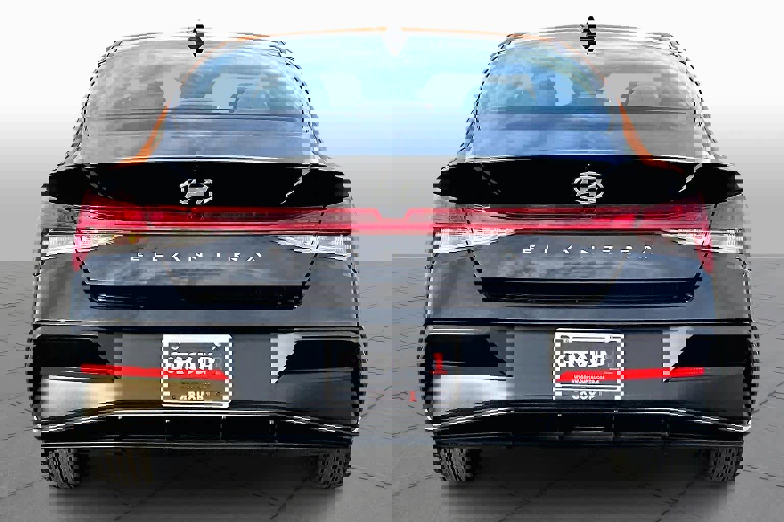 Used 2024 Hyundai Elantra SEL w/ Convenience Package image 4