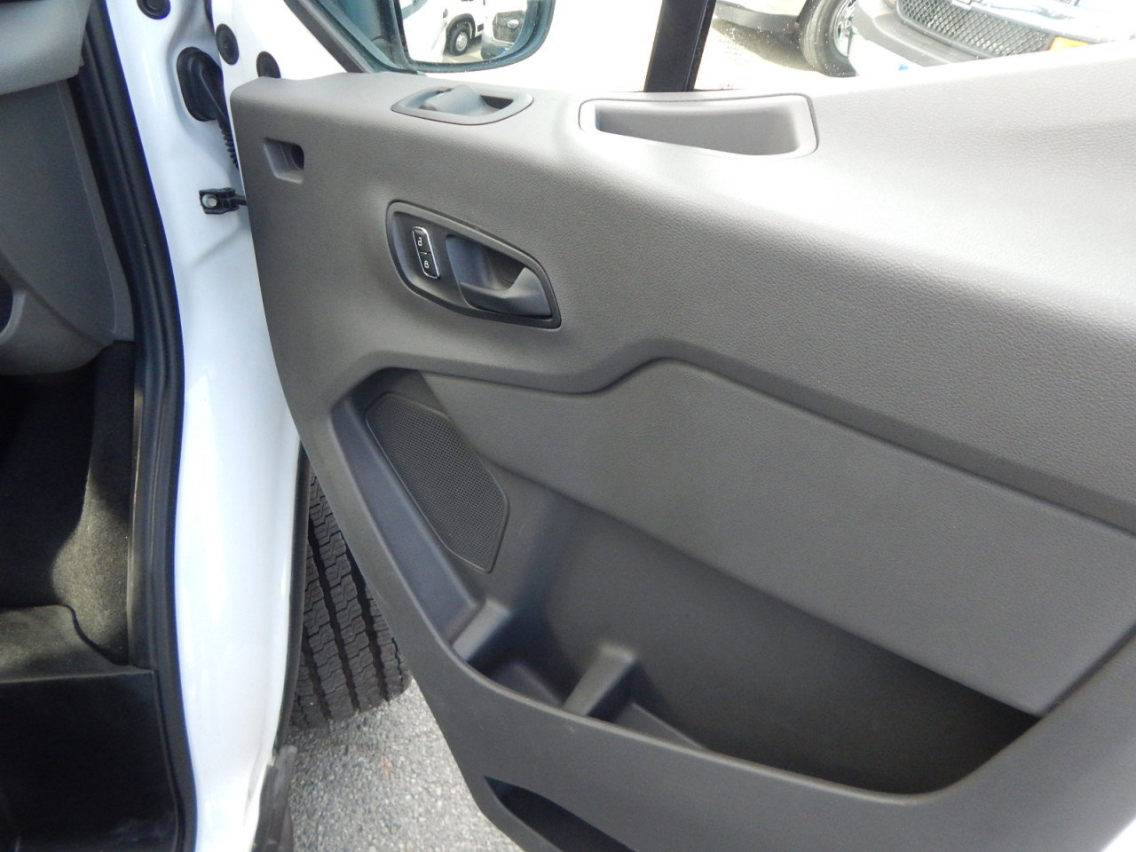 Used 2023 Ford Transit 350 XLT image 22